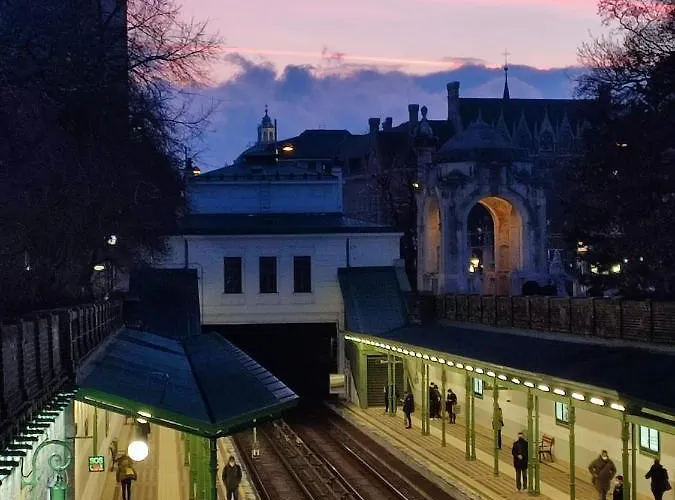 Апартаменты Mariahilfer 4 Min To The Shopping Center And Schoenbrunn Palace