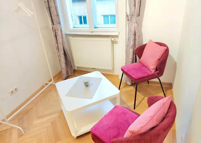 Апартаменты Mariahilfer 4 Min To The Shopping Center And Schoenbrunn Palace